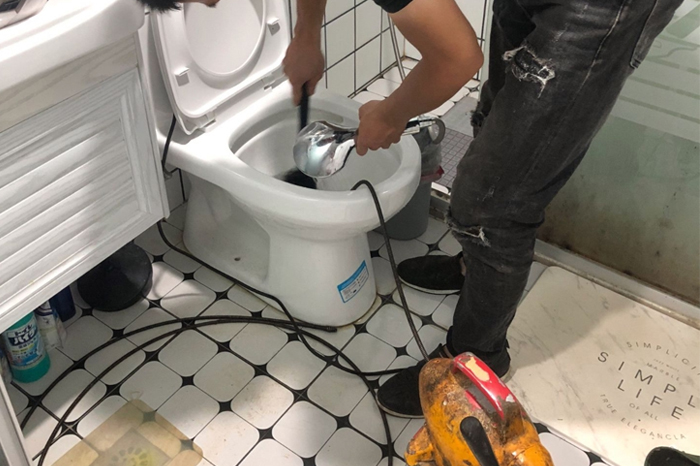 滨江马桶经常堵塞竟是因为它们,别因方便惹来大麻烦